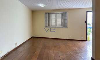 Imagem 4: Casa com 190 m², 3 quartos, 5 vagas de garagem, no Água Verde, Curitiba-PR