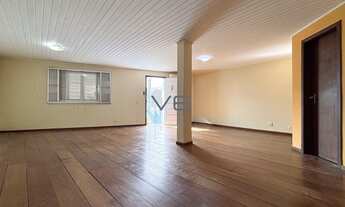 Imagem 2: Casa com 190 m², 3 quartos, 5 vagas de garagem, no Água Verde, Curitiba-PR