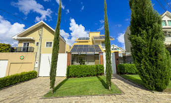 Imagem 3: Casa de Alto Padrão com 3 Dormitórios | 201m²