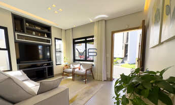 Imagem 2: Casa Alto Padrão, com 3 quartos, 243 m² privativos, 3 vagas de garagem, no Campo Comprido