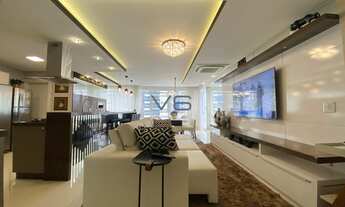 Imagem 2: Apartamento alto padrão com 4 suítes, 209m² privativos, 3 vagas de garagem, Meia Praia - I