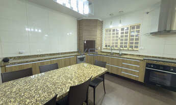 Imagem 5: Casa com 4 dormitórios e 1 suíte, 266m² privativos, 6 vagas de garagem, em Santa Felicidad