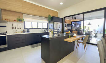 Imagem 2: Casa Térrea com 300m² privativos, 4 quartos, 2 vagas de garagem, em Guaropaba - SC