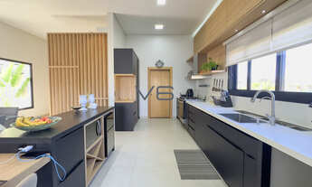 Imagem 3: Casa Térrea com 300m² privativos, 4 quartos, 2 vagas de garagem, em Guaropaba - SC