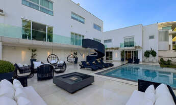 Imagem 4: Casa em Condomínio, com 5 suítes, 528 m² privativos, 8 vagas de garagem, no Santa Cândida