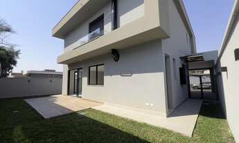 Imagem 4: Casa alto padrão com 3 suítes, 287m²privativos, 4 vagas de garagem, no Barigui, Curitiba