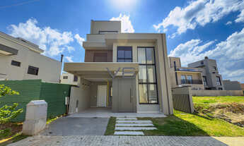 Imagem 1: Sobrado em condomínio com 3 Quartos, 1 Suíte, 2 Vagas de Garagem, 148m² Privativos,no Sant