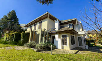 Imagem 2: Casa alto padrão com 4 quartos sendo 2 suítes, 285m² privativos, 100% averbada, 4 vagas de