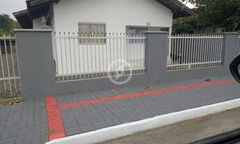 Imagem: Casa Padrão em Schroeder, no Bairro Sossego