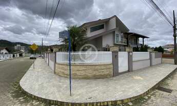 Imagem: Sobrado de esquina alto padrão no centro