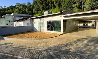 Imagem: Casa a 3 minutos do centro de Guaramirim