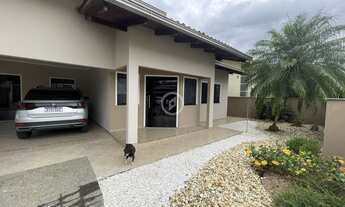 Imagem 7: Casa de 3 quartos com amplo terreno no centro de Guaramirim