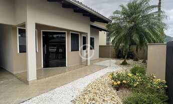 Imagem 6: Casa de 3 quartos com amplo terreno no centro de Guaramirim