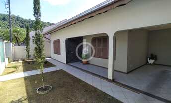 Imagem: Casa à venda no bairro Centro - Guaramirim/SC