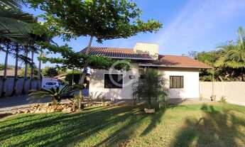 Imagem 1: Casa de Alvenaria com piscina