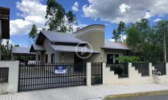 Imagem 4: Casa de Alvenaria no centro de Guaramirim