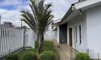 Imagem 3: Casa Alto Padrão com Piscina e Suite com Sacada e Banheira