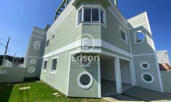 Imagem: Sobrado à venda no bairro Aririu - Palhoça/SC