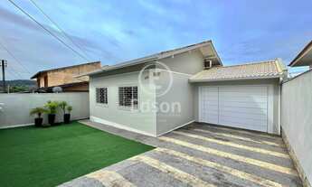 Imagem: Casa à venda no bairro Picadas do Sul