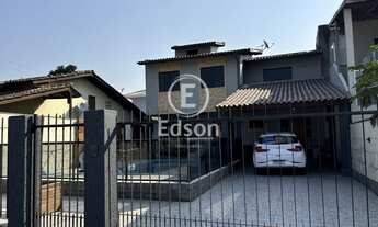 Imagem: Casa à venda no bairro Madri - Palhoça/SC