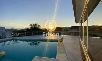 Imagem 2: Casa Alto Padrão com Vista Mar