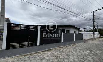 Imagem: Casa à venda no bairro Barra do Aririú