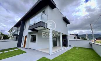 Imagem: Sobrado à venda no bairro Forquilhas