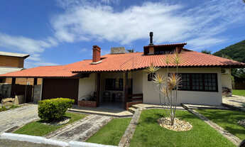 Imagem: Casa à venda no bairro Sambaqui - Florianópolis/SC