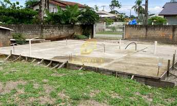 Imagem 2: Excelente Casa com Espaço Amplo de Terreno à 400 mts do mar - Balneário Praia das Palmeir