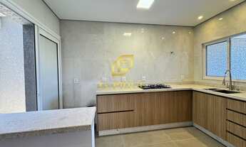 Imagem 6: Belíssima Casa Nova de Alto Padrão com Pé direito Alto na Região Central da Cidade