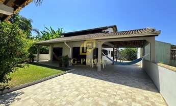 Imagem: Ampla casa com quintal e edícula apenas