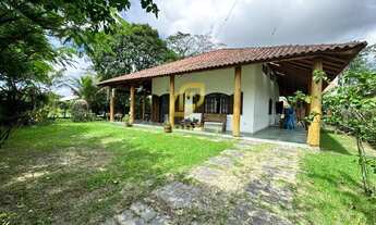 Imagem: Linda Casa de Esquina com Amplo espaço
