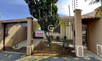 Imagem: Casa residencial, 4 dormitórios na Rua