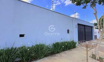 Imagem: Casa Térrea a 50m da Av. Carlos Borges