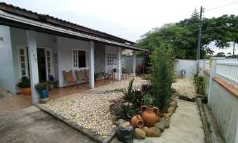 Imagem 3: Casa no centro de Balneário Piçarras com 200m² de área construída