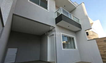 Imagem 2: Sobrado NOVO E PRONTO PARA MORAR com 3 quartos sendo 1 suíte à venda no bairro Itajuba - B