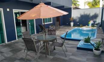 Imagem: Casa à venda com piscina no Centro - Balneário