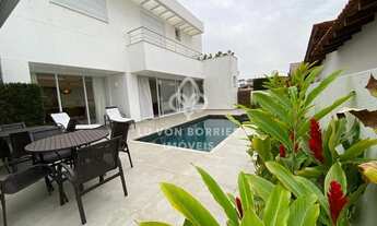 Imagem: Casa ampla, ensolarada, com 4 suítes, piscina