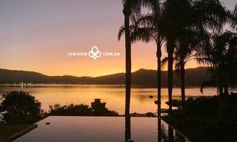 Imagem 4: Casa Alto Padrão para Venda em Barra da Lagoa Florianópolis-SC