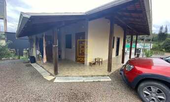 Imagem: Casa em Indaial com um amplo terreno