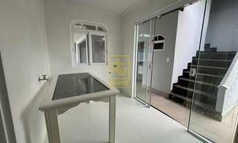 Imagem 2: Casa com piscina em Rodeio