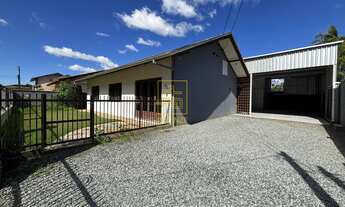 Imagem: Casa com galpão no bairro das Capitais