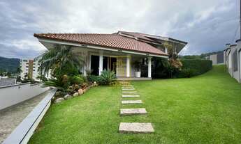 Imagem: Belíssima casa de Alto Padrão no centro