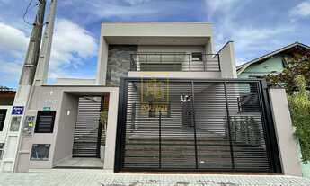 Imagem: Amplo sobrado com piscina em Timbó