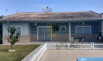 Imagem: Casa com piscina a 1 km da praia em Piçarras