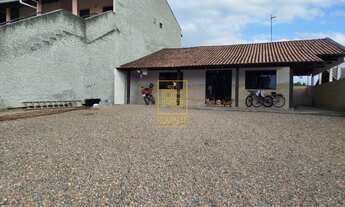 Imagem: Casa com amplo terreno