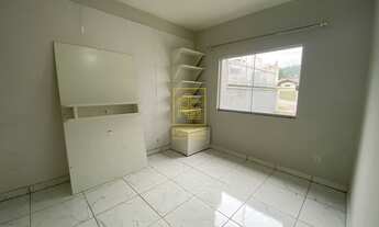 Imagem 2: EXCLUSIVIDADE - Casa com amplo quintal no bairro Araponguinhas