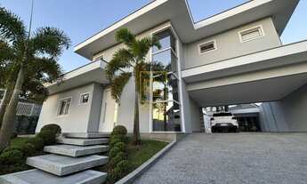 Imagem: Casa de alto padrão em bairro nobre de