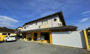 Imagem: Casa com salas comerciais a venda no bairro