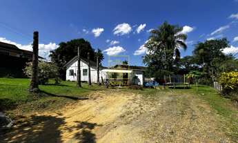 Imagem 3: Amplo terreno com edificação em Pomerode